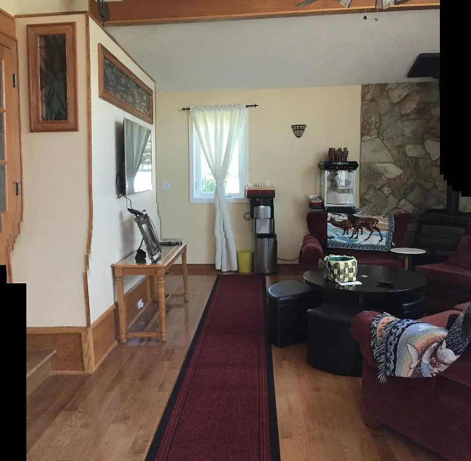 The Calgary Hub Hostel Style Home 0*,  Canada